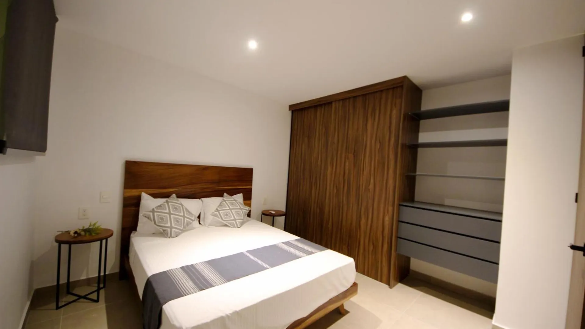 Apartment Near The Beach, Rooftop, Pool, Sea View. Playa del Carmen Mexico