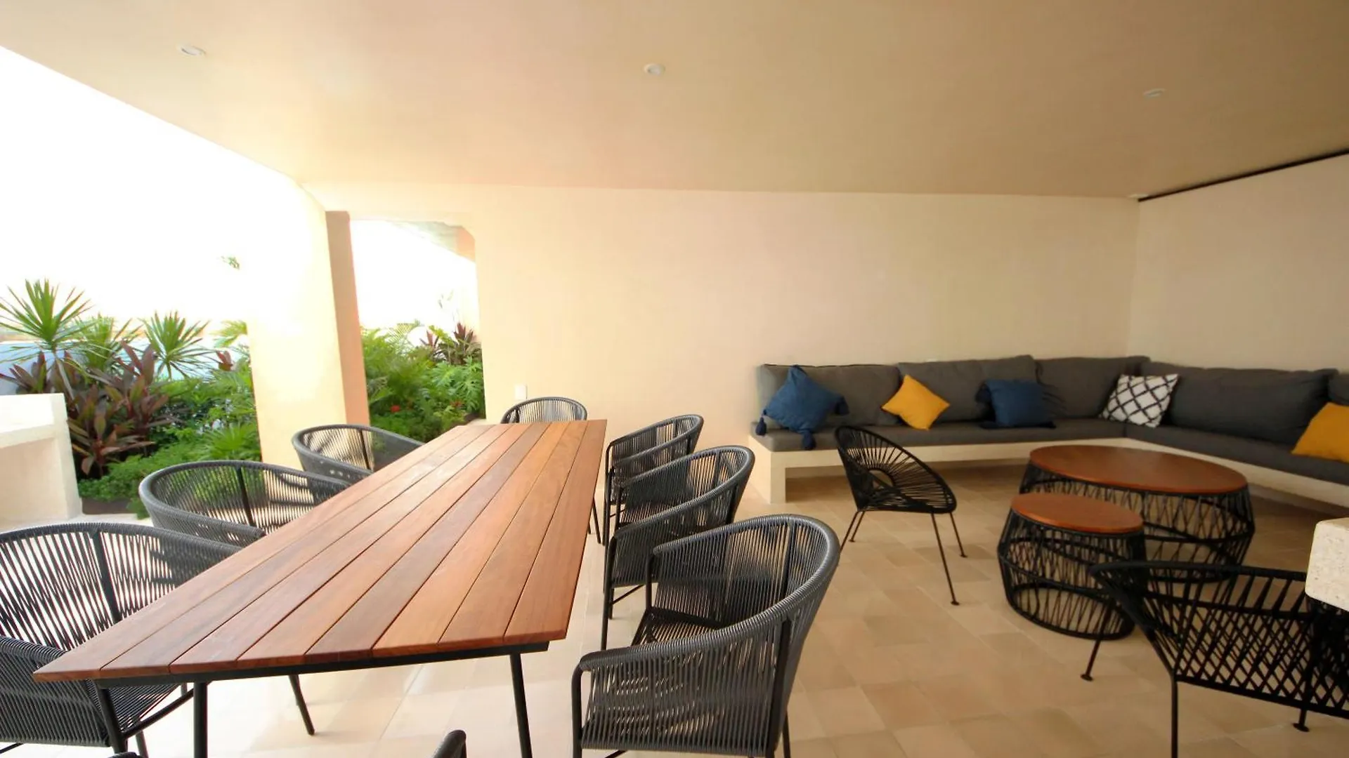 Apartment Near The Beach, Rooftop, Pool, Sea View. Playa del Carmen